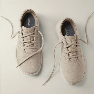 Allbirds women’s wool runners in light pink and cream sneakers size 8